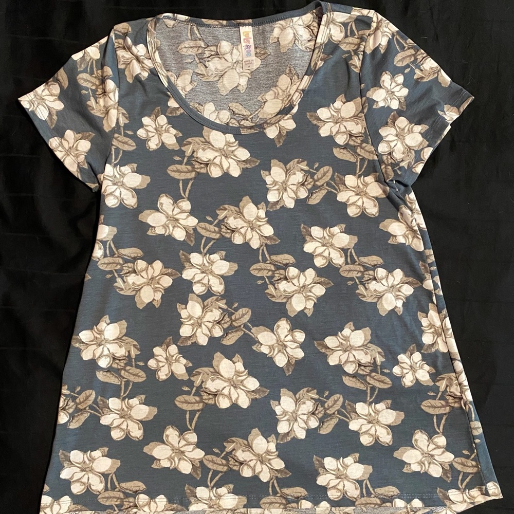 Lularoe Classic Tee